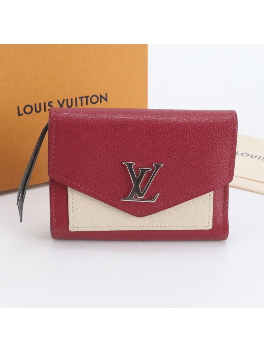 Louis Vuitton Portefeuille My Lockme Compact Leather Trifold Wallet